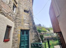 Appartements dans bâtiment historique, au cœur du vieux Voreppe, hotel in Voreppe