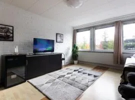 Spacious and cozy 2 bedroom apartment for 7