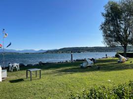 house Benedetta & Gloria on the lake, ξενοδοχείο σε Castelletto sopra Ticino