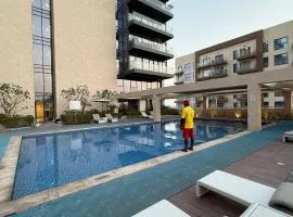 Sea-View 1BR in Saadiyat - Pool - GYM - Free Parking