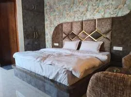 RG PALACE HOTEL Dehmi kalan bagru