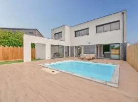 Villa pour 9 - Piscine chauffée - Jacuzzi