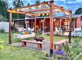 Casa con Piscina y Patio Privado