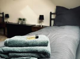 Gemütliche, frisch renovierte Monteur-& Ferienwohnung in Egeln, hotel in Egeln