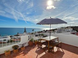 Margarida Seaview Terrace Apartment, hotel in Luz