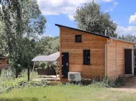 TinyHousebeiDresden Zwischen den Teichen und auf der Pferdekoppel Kaminofen Terrasse Klimaanlage