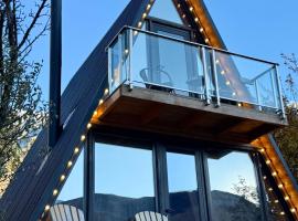 Kuro cottage- A frame, hotel di Kazbegi