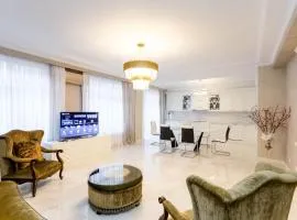 Central Elegant Apartment