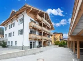 Luxury penthouse with Balcony, Ski Storage, Carport, Lift