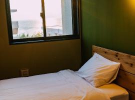 The Shore Inn, cheap hotel in Chatan