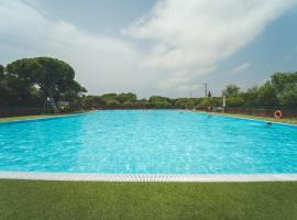 Tres Estrellas, hotel in Gavà