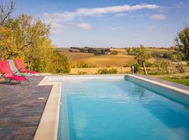 ​Le Gîte du Lac - Piscine Privée, ξενοδοχείο σε Brugnens