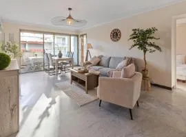 La Plage - Spacious - Sea View - Parking - AC - Pool