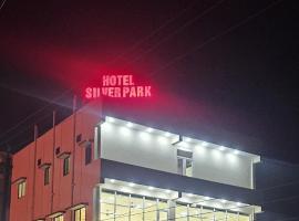 Hotel Silver Park and Restaurant, hotel with parking in Bilāspur