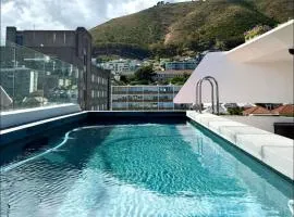 Kkape Sands - Peak Views From Sea Point Pad