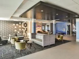Holiday Inn Express & Suites - Nashville MetroCenter Downtown by IHG