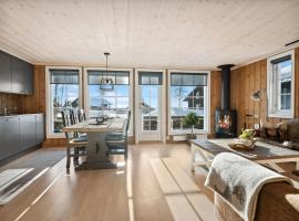 Magical Winter Days At Sjusjøen, hotel in Mesnali