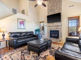 Rest Nest in the Heart of Ozark's Nature, Hotel in Branson West