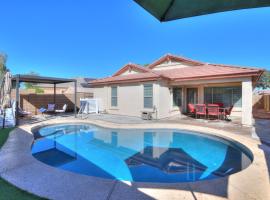 Private Mini Serene Oasis with Pool, Hotel in Maricopa