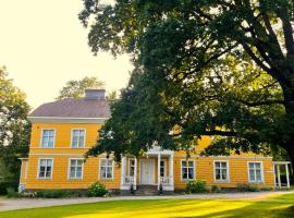 Tehtaan Hotelli、Karkkilaのホテル