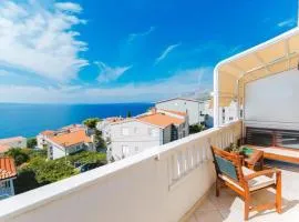 Lovely Apartment In Omis With Wifi