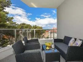 1 Bedroom Beautiful Apartment In Makarska