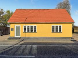 Beautiful Home In Tarm With Wifi, hotel v destinaci Fjerbæk