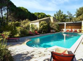 Maison Avec Piscine Privative, hôtel à Mondragon