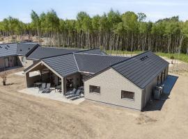 Lovely Home In Glesborg With Sauna, ξενοδοχείο με υδρομασάζ σε Fjellerup