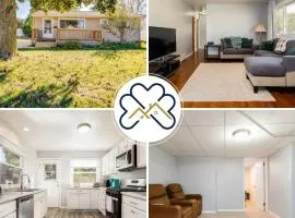 The Gold Charm - 5BR 2BA Home 1mi to ND Campus