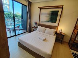 Timurbay Seafront By Moonlight pool view, kodumajutus sihtkohas Kuantan