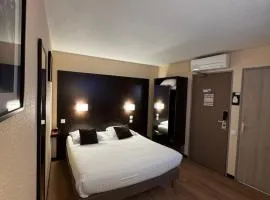 オテル オー プチ カポラル