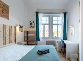 Mondon 3 arcades 3 rooms 2 showers