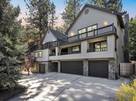 Spacious Mountain Getaway Game Room & Gazebo villa, hotel in Pine Mountain Club