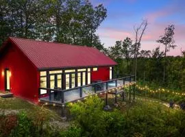 Luxury Hot-Tub WiFi - A Red River Barnhouse