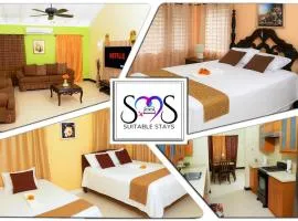 Luxury Poolside Retreat Gym Access Sleeps 7