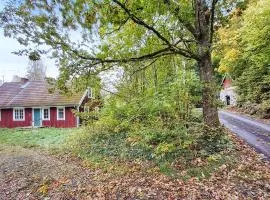 Four-Bedroom Holiday Home In Killeberg