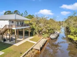 Waterfront Escape with Dock, ping pong, games and more