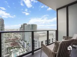 Stylish Apartments with Partial Ocean Views in Downtown!