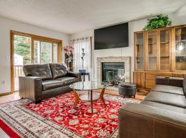 12 Mi to Dtwn St Paul Extended Stay in Woodbury!, villa in Woodbury