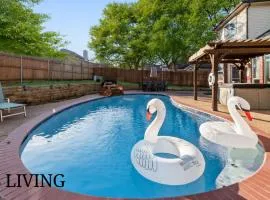 5BR Luxury Stay Dive into Pool & Theater Fun