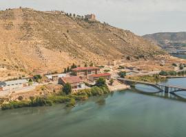 Tres Estrellas Mequinenza, hotel in Mequinenza