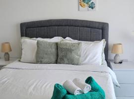 The Olive Beachfront Apartment & Spa, hotel i Bahçeli