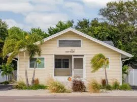 Cozy Coastal Cottage Whole House Sleeps 10