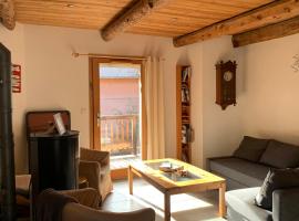 Village House In The Heart Of Saint Chaffrey, hotel in Saint-Chaffrey