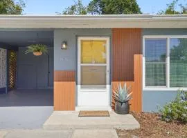 Blue Heron Cottage Cozy 2BR Sleeps 6 Fire Pit