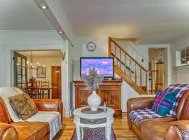 Family Winter Home in the Eastern Townships, vila v destinaci Ayer's Cliff