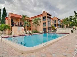 Less Than 2 Mi to Upham Beach Colorful Bungalow with Pool