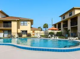 Welcome to Oasis #21 Your Coastal Retreat in Daytona Beach Shores-Walk To The Beach