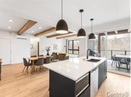 Magnifique Condo pour 4 à Orford, hôtel acceptant les animaux domestiques à Magog